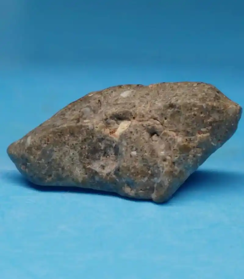 珍贵稀有的长石角砾岩月球陨石,国际命名l - 抖音