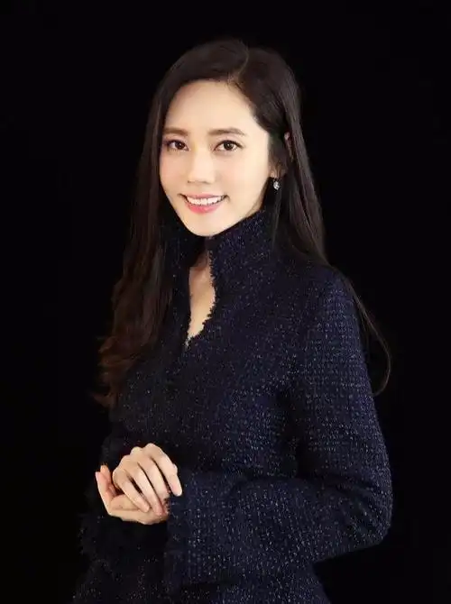 秋瓷炫个人资料图片