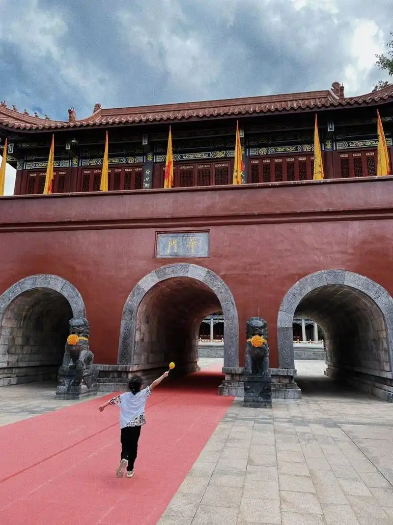 永州九嶷山舜帝陵 湖南旅游 | 亲子旅行徒步 舜帝陵位于永州宁远县,建