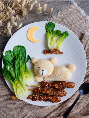 让孩子万分惊喜的创意米饭摆盘