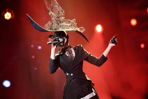 08:57:12| 上周,大型音乐推理真人秀《斯柯达·蒙面唱将猜猜猜