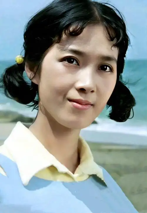 明星演员,张金玲,李秀明,刘晓庆,潘虹,张瑜,陈冲等等都是,但龚雪的美