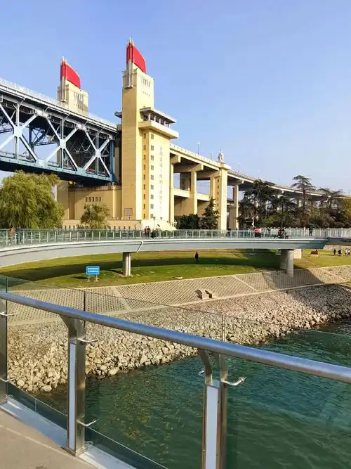 给自己放一天假游玩南京长江大桥和夫子庙#人在旅途心随景动 - 抖音