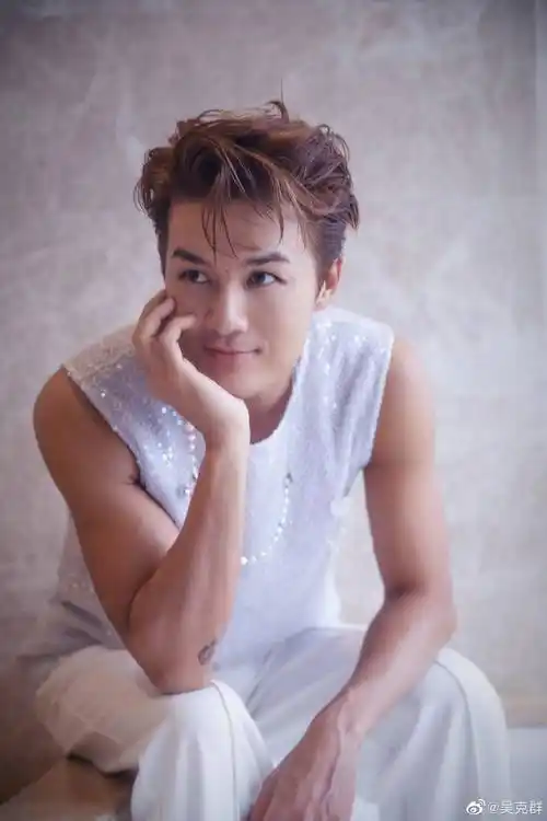 何超莲结婚,吴克群卖弄肌肉拼搏奋斗_窦骁_图片_来源