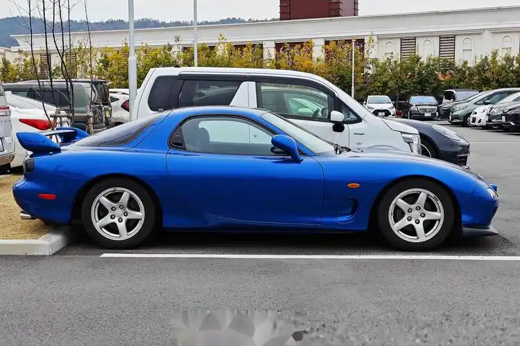 马自达 rx-7,fd3s 后期款.里里外外几乎全部原装,太新了!