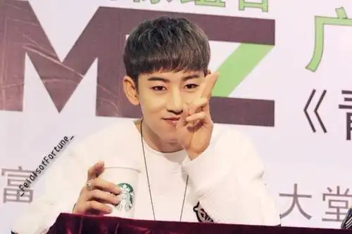 timez组合中国成员永远拍照最差的刘冠希 哼哼哒