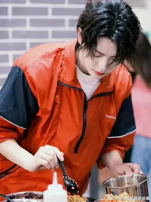 肖宇梁[超话]##肖宇梁##向全世界安利肖宇梁#  【宇梁红衣x珍舶版