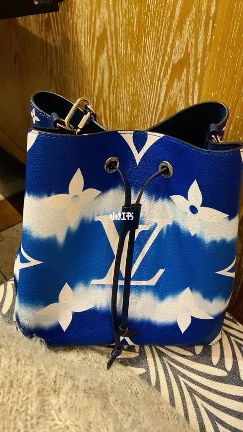 lv扎染水桶包_水桶包_扎染_路易威登怎么样_少女心_吃我一记少女心