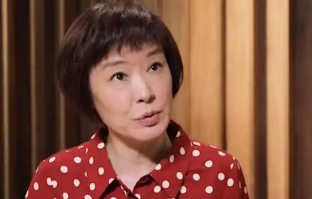 正大综艺主持王雪纯罕露面24岁进央视被嘲关系户全靠父母