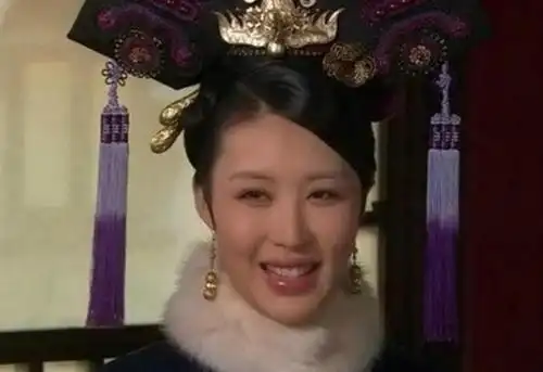 田朴珺不只是王的女人,而且还参演过多部电视剧,曾在古装宫廷剧《甄嬛