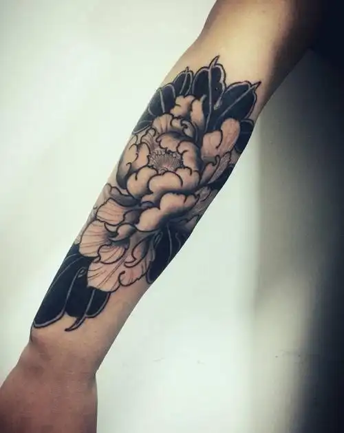 牡丹纹身图片_成品手臂传统清新欧美植物纹身图案