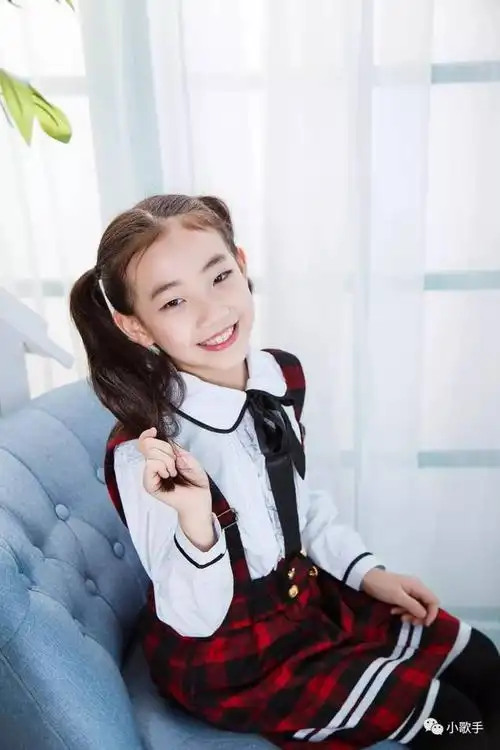 全球首发 | 小歌星彭欣仪原创贺岁单曲《欣欣向荣》 | 词曲:何元亮