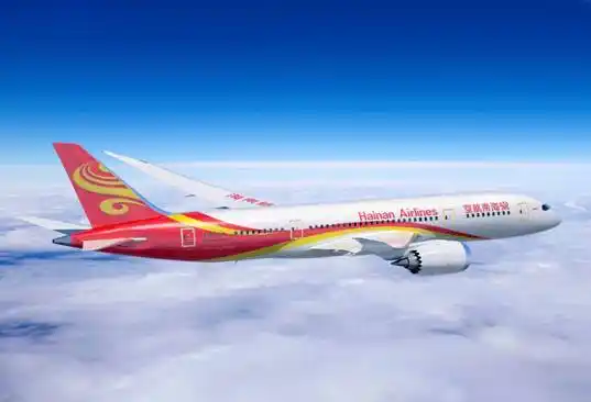 现场的机模,服务屏风等产品将会让旅客对787梦想客机有更直观清晰的