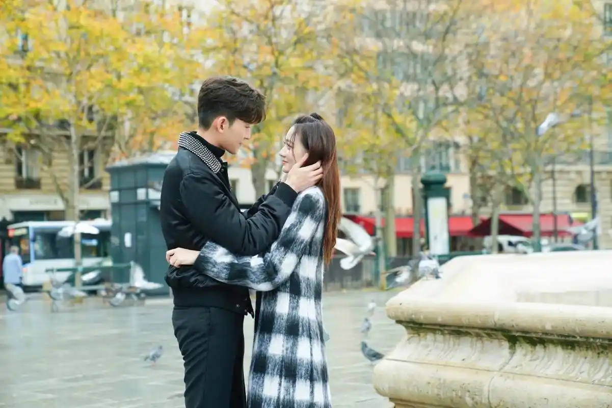 张翰,徐璐领衔主演的《若你安好便是晴天》是一部不错的情感剧,可惜的