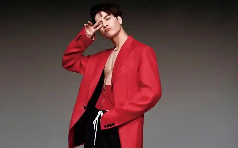 王嘉尔能在短时间窜红,除了靠那张俊帅脸蛋和自然不做作的个性,私下被