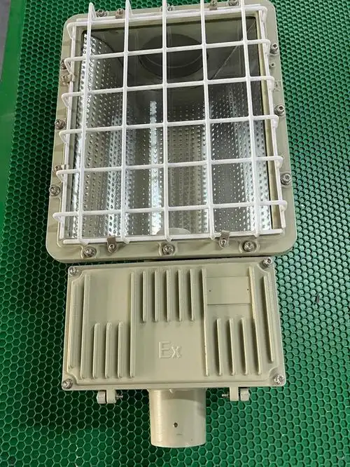 其原理与防爆灯相同,只是灯珠为led灯珠.灯具种类有具体措施.