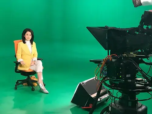 凤凰卫视主播刘珊玲奇迹复原 重返主播台主持《珊玲加油站》