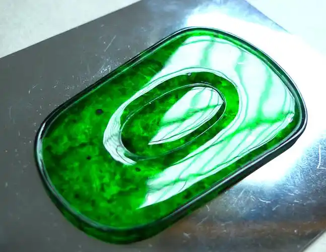 满色阳绿怀古薄水料翡翠镶件