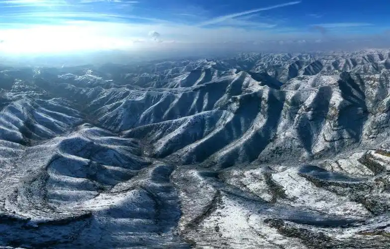 雪后吕梁山