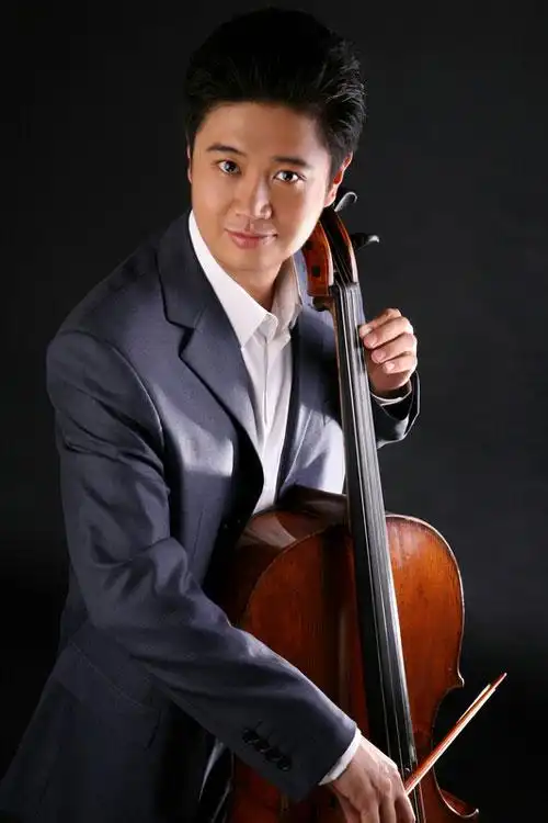 大提琴演奏家--杨锰_人物动态_中音在线