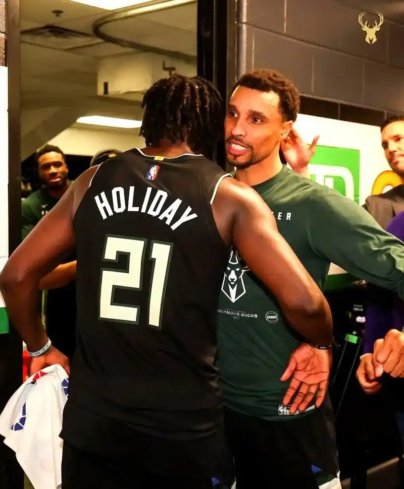 nba季后赛 #雄鹿vs凯尔特人 #字母哥 #霍勒迪#米德 - 抖音