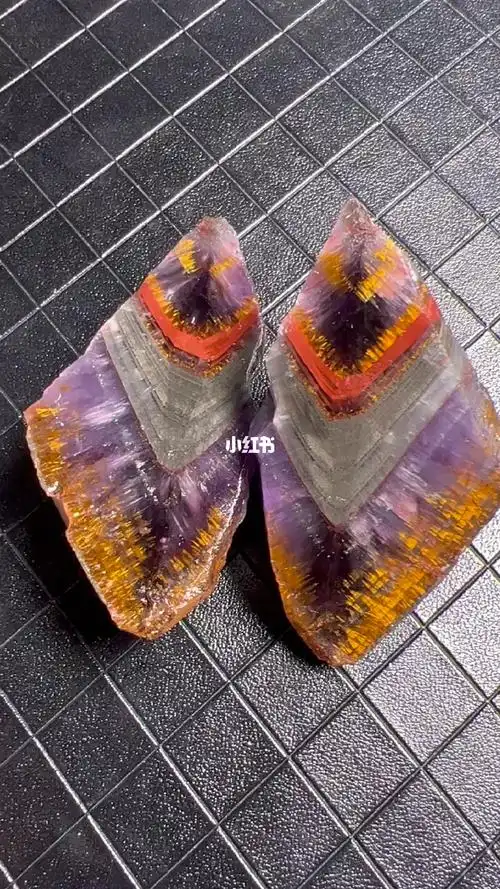 极光23原石对切来咯