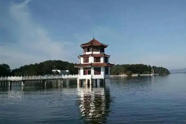 万佛湖旅游攻略 万佛湖,坐落于安徽省六安市舒城县的万佛湖镇境内