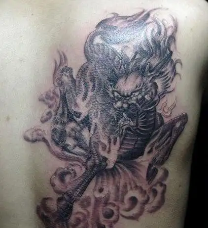 男生后背图腾纹身人物肖像纹身 男生手臂上人物纹身图案