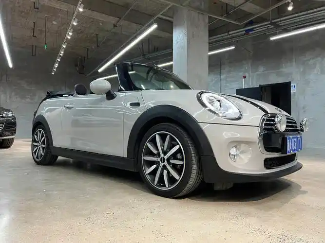 宝马迷你敞篷加勒比海盗蓝限量版