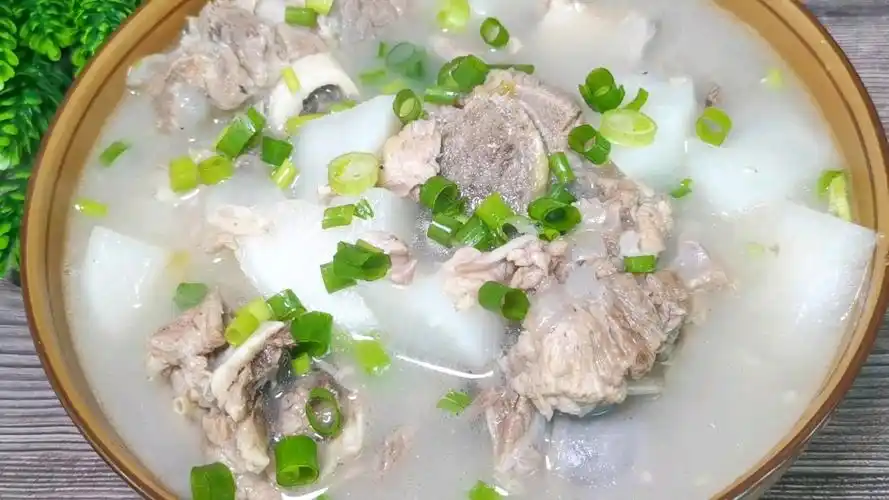 炖排骨萝卜汤时,不要直接下锅炖,多加这两步,汤鲜肉嫩真好吃