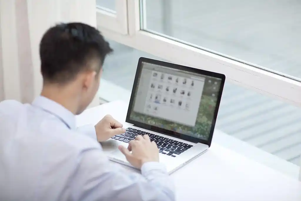 美媒:中国工作文化的未来,"更多员工,缩短工时"?