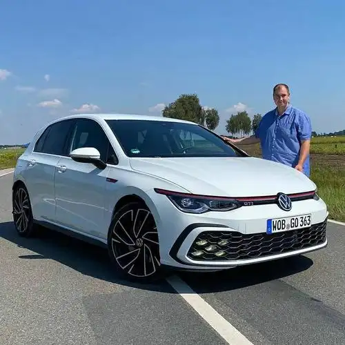 全新大众高尔夫gti实车很运动的风格