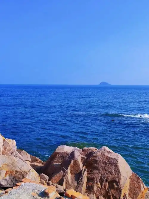 海边的风蓝蓝的