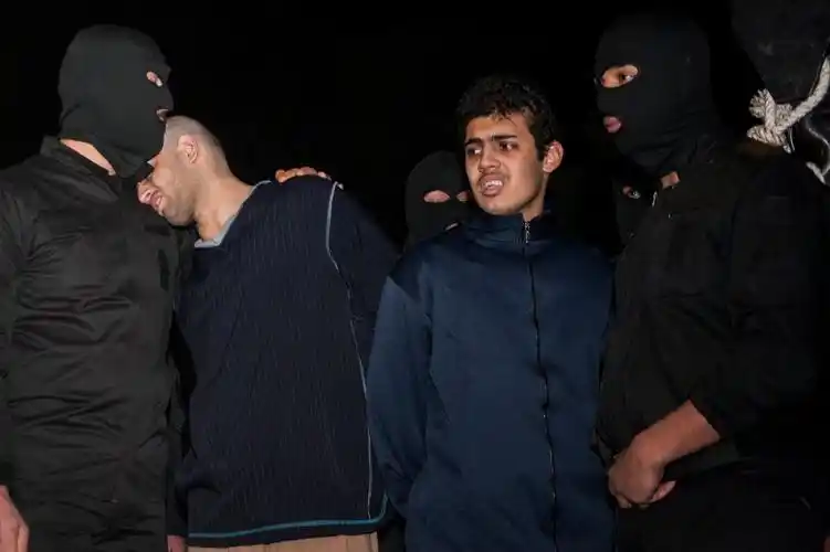 显示exif信息 一般新闻类,三等奖单幅   绞刑前的瞬间.