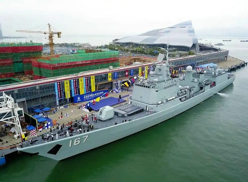 中期大改:052b型168广州舰拆成了"秃子",即将进入改装流程