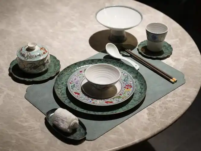 中餐美学摆台,让您的餐桌更有艺术感 摆盘是菜品的艺术,摆台是宴会的