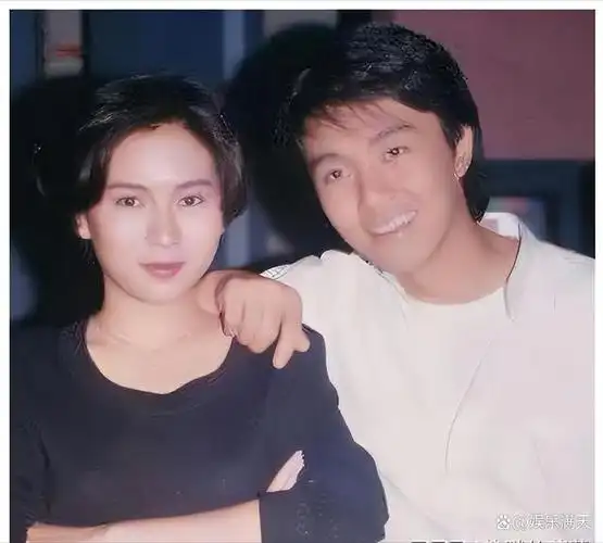 所以正在等待着二人的好消息时,意外却出现了,罗慧娟与周星驰恋爱四年
