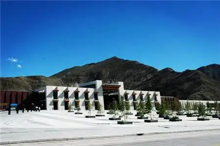 8,曲贡遗址西藏博物馆药王山直贡噶举派寺庙群等,主要商业区有八廓街