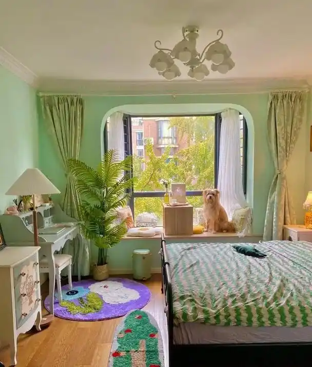 卧室是我们家里很重要的一个区域,只有睡眠充足才会有精力开始新一天