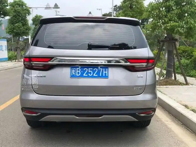 准新车2020年吉利嘉际6座