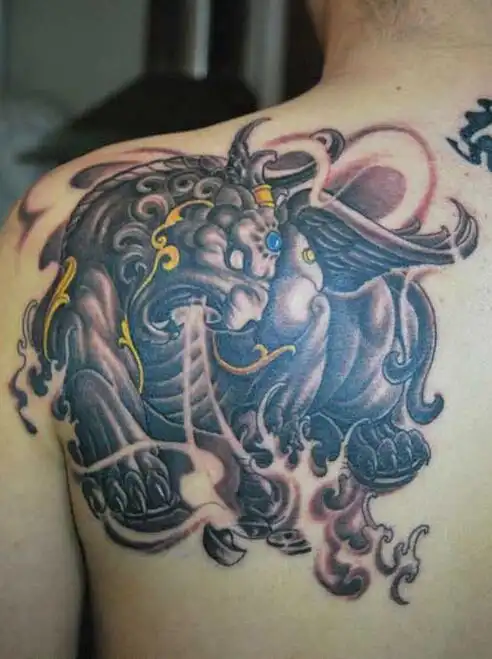 背部好看的貔貅纹身图案