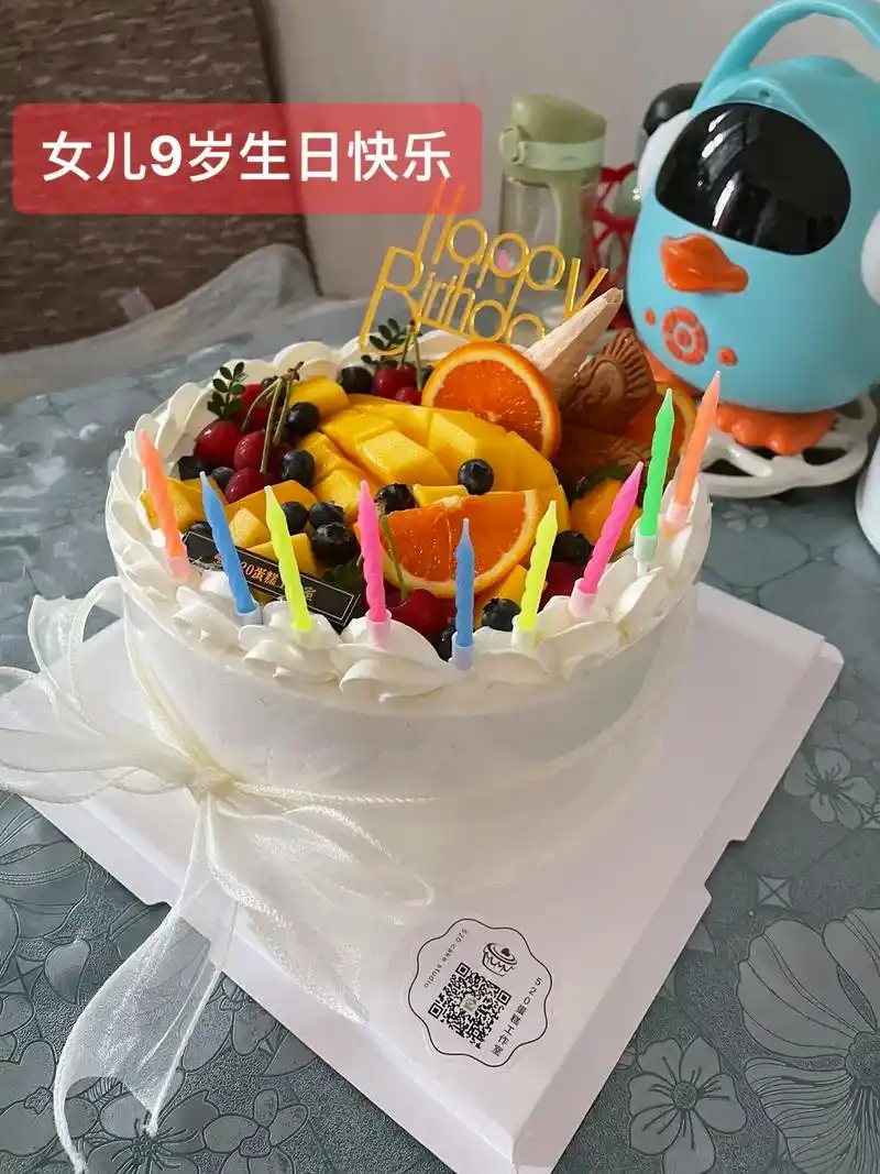 和小伙伴一起吃生日蛋糕.95成长不期而遇,生日如约而至.愿你 - 抖音