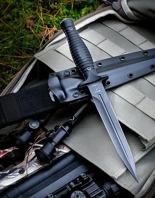 锐利异常凶险犀利的斯巴达精英匕首最适合特种部队的战术刀之一