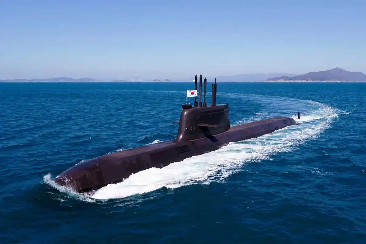 韩国海军第二艘3000吨级"张保皋川"级 batch-1 常规潜艇"安武"号于4月
