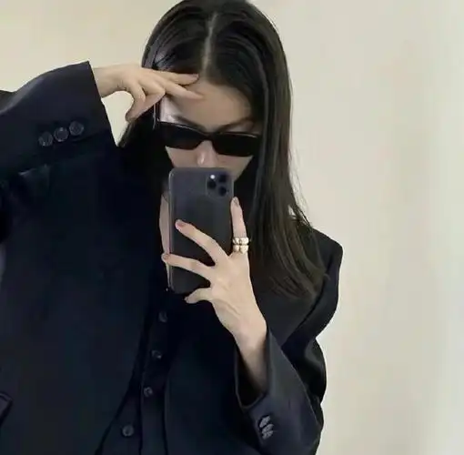 甜酷风女生头像