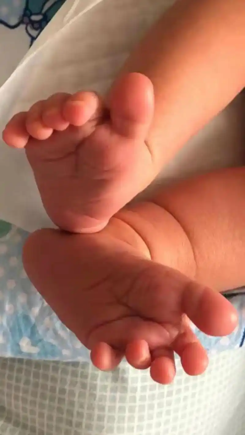 无敌小可爱 #可爱的小脚丫 #健健康康平平安安 愿小宝宝平 - 抖音