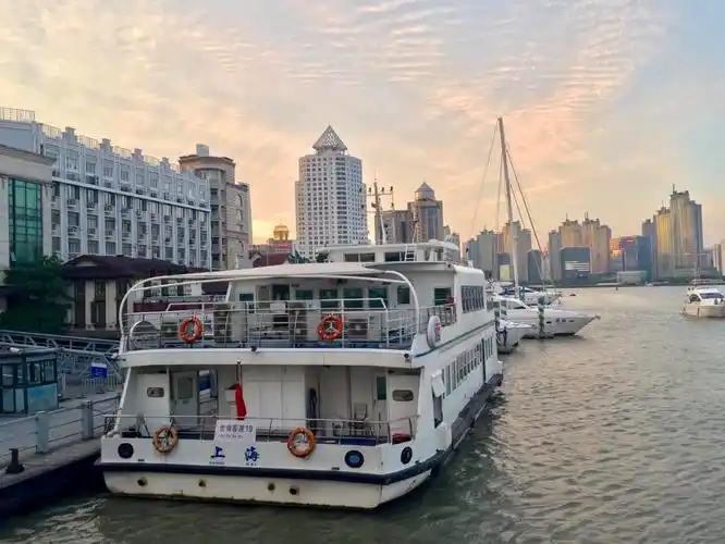 【携程攻略】景点,轮渡,又称「摆渡船」,曾经是上海市民过江的唯一