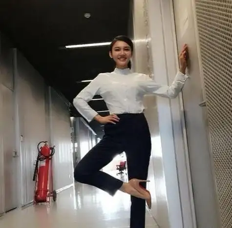 龙洋身高168cm才华横溢央视当红主持人