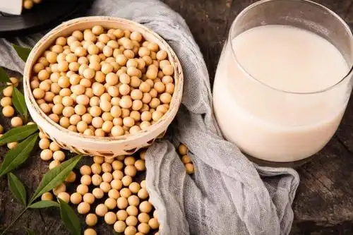 第一,蔬菜,水果是平衡膳食的重要组成部分,奶类富含钙,大豆富含蛋白质