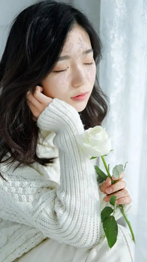 白色毛衣气质美女性感私房照高清手机壁纸,美女,性感美女,唯美,性感